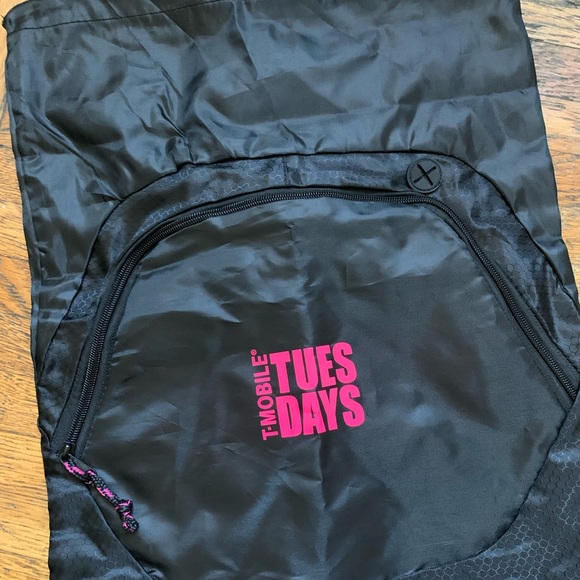 Black drawstring backpack - Picture 2 of 4